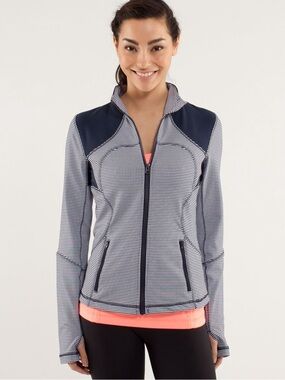 Lululemon Forme Jacket - Inkwell Size 10